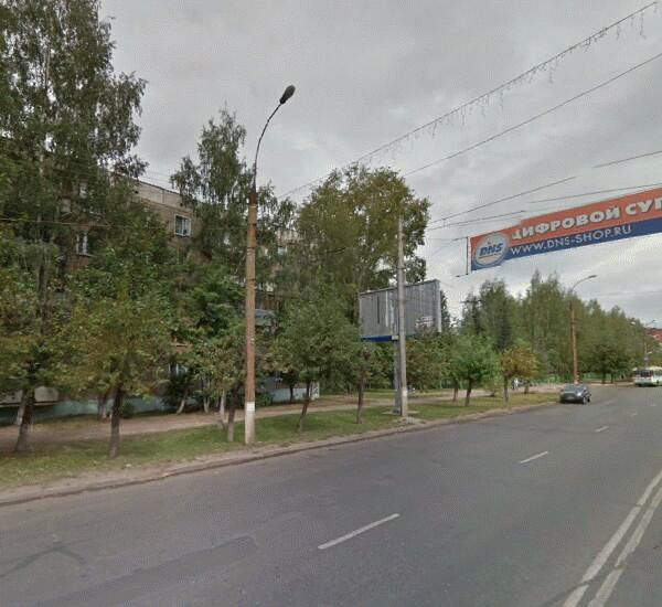 Банкомат Уральского Банка Реконструкции и Развития по адресу улица Воровского 112